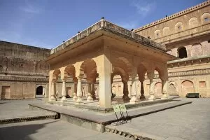 Images Dated 7th April 2010: Queens Courtyard, Amber Fort Palace, Jaipur, Rajasthan, India, Asia