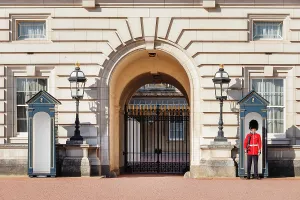 Sentry Prints: Queen's Guard at Buckingham Palace, City of Westminster, London, England