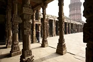 Qutab Minar Complex, UNESCO World Heritage Site, Delhi, India, Asia