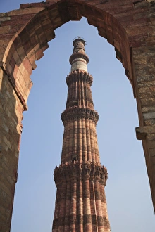 Images Dated 5th January 2007: Qutab Minar Tower, UNESCO World Heritage Site, New Delhi, India, Asia