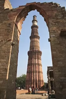 Images Dated 5th January 2007: Qutab Minar Tower, UNESCO World Heritage Site, New Delhi, India, Asia