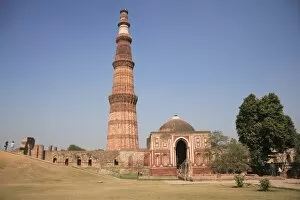 Images Dated 5th January 2007: Qutab Minar Tower, UNESCO World Heritage Site, New Delhi, India, Asia
