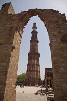 Qutb Minar through arch, Qutb Complex, UNESCO World Heritage Site, Delhi, India, Asia