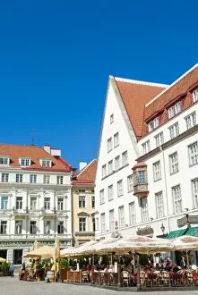 Images Dated 20th May 2010: Raekoja Plats (Town Hall Square), Old Town of Tallinn, UNESCO World Heritage Site, Estonia