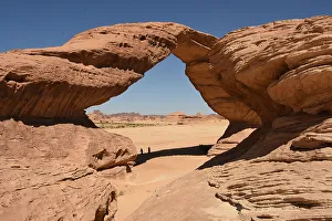 Figures Prints: Rainbow Arch, in sandstone, north of Al Ula, North West Saudi Arabia, Middle East