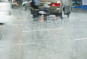 Images Dated 22nd March 2006: Rainstorm, blurred motion