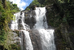 Images Dated 19th December 2009: Ramboda Falls, Nuwara Eliya, Hill Country, Sri Lanka, Asia
