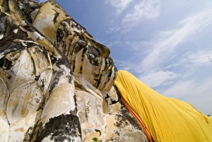 Images Dated 17th October 2007: Reclining Buddha, Ayuthaya, Thailand, Southeast Asia, Asia