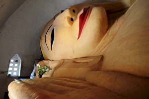 Images Dated 28th December 2007: Reclining giant Buddha in a temple of the ruined city of Bagan, Myanmar, Asia