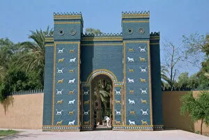 Images Dated 26th January 2000: Reconstruction of the Ishtar Gate