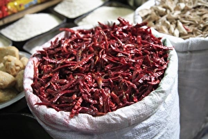Dish Prints: Red chillies for sale, Old Delhi, India, Asia