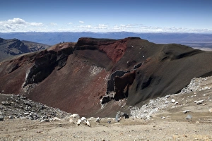 Red Crater along the Tongariro Alpine Crossing, Tongariro National Park, UNESCO World Heritage Site, North Island, New Zealand, Pacific