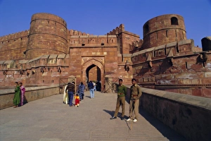 Curve Prints: Red Fort, built by Akbar in 1565 and finished by Aurangzeb