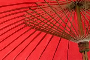 Images Dated 21st January 2007: Red umbrella, Chiang Mai, Thailand, Southeast Asia, Asia