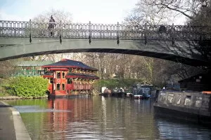 Images Dated 15th January 2000: Regents Canal (Grand Union), Regents Park, London, England, United Kingdom, Europe