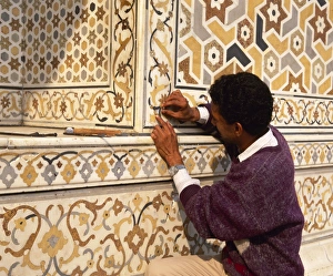 Repairing Prints: Repair work on Itmad-Ud-Daulahs tomb