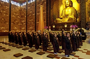Images Dated 14th January 2008: Repentance ceremony, Fokuangshan monastery, Kaohsiung area, Taiwan, Republic of China