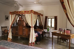 Double Beds Prints: Reproduction colonial style four poster bed and block
