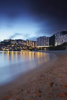 Repuls e Bay beach at dus k, Hong Kong Is land, Hong Kong, China, As ia