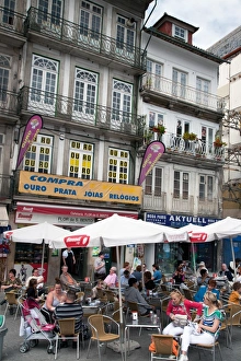 Pavement Cafes Prints: Restaurant in city centre, Porto (Oporto), Portugal, Europe