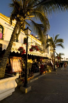 Images Dated 28th December 2008: Restaurant at Puerto de Mogan, Gran Canaria, Canary Islands, Spain, Europe
