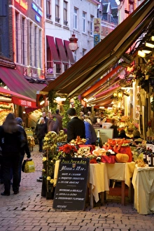 Bruxelles Prints: Restaurants in Rue des Bouchers, Brussels, Belgium, Europe