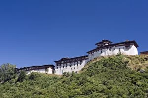 Images Dated 30th September 2009: Ridge top Wangdue Phodrang Dzong, founded by the Zhabdrung in 1638, Bhutan, Asia