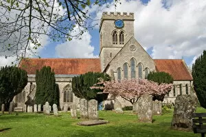 Images Dated 11th June 2008: Ringwood Parish Church of St. Peter and St. Paul, Ringwood, Hampshire, England