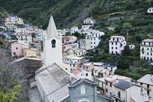 Images Dated 6th November 2009: Riomaggiore Church, village of Riomaggiore, Cinque Terre, UNESCO World Heritage Site