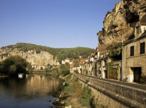 La Roque Gageac Prints: River Dordogne and village houses, La Roque Gageac, Aquitaine, France, Europe