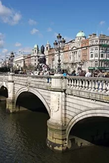 Images Dated 25th August 2007: River Liffey and O Connell Bridge, Dublin, Republic of Ireland, Europe
