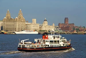 Images Dated 6th January 2000: River Mersey ferry and the Three Graces, Liverpool, Merseyside, England