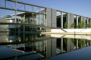 Images Dated 19th August 2006: River Spree at government district, Paul-Labbe-House, Reichstag, Berlin, Germany, Europe