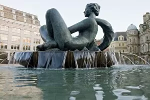 Images Dated 27th February 2008: The River statue and fountain, nicknamed the Floozie in the Jacuzzi, Victoria Square