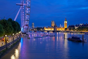 River Thames, Houses of Parliament and London Eye at dusk, London, England, United Kingdom, Europe