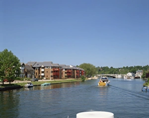 Berkshire Prints: River Thames at Reading, Berkshire, England, United Kingdom, Europe