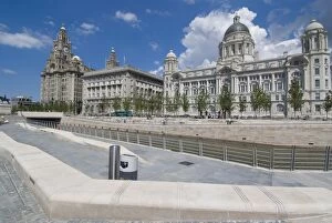 Images Dated 23rd June 2009: Riverfront with the Three Graces, Liver, Cunard and Port of Liverpool Buildings