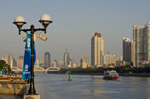 Images Dated 2nd December 2010: Riverscape, Guangzhou, Guangdong, China, Asia