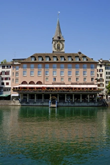 Images Dated 21st January 2000: Riverside view of the old town