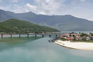 Connections Gallery: On the road to Hue from Hoi An, Vietnam, Indochina, Southeast Asia, Asia