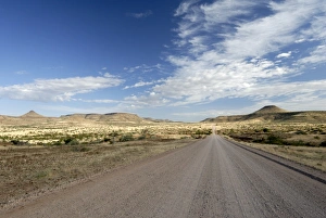 Images Dated 20th December 2008: Road leading through Kaokoland, Namibia, Africa