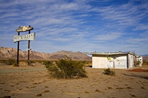 Images Dated 13th February 2007: Road Runners Retreat