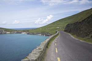 Images Dated 14th June 2008: Roadway along picturesque coastline in the Dingle Peninsula, County Kerry