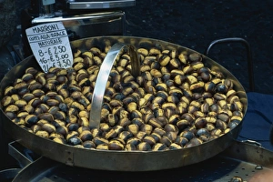 Snack Prints: Roast chestnuts for sale in Piazza di Trevi