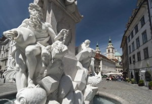 Robba fountain in Town Square and the Cathedral of St. Nicholas in the background