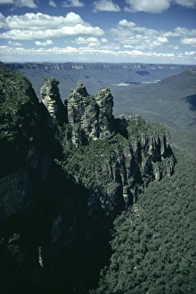 Three Sisters Prints: Rock formations of the Three Sisters from Echo Point