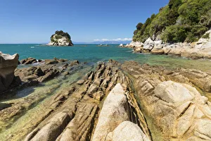 Rocky coast at Little Kaiteriteri Beach, Kaiteriteri, Tasman Bay, Tasman, South Island