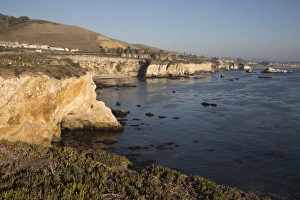 Rocky coastline looking towards Pismo Beach, Pismo Beach, San Luis Obispo County, California, United States of America, North America