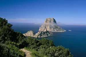 Images Dated 5th September 2008: The rocky islet of Es Vedra surrounded by mist