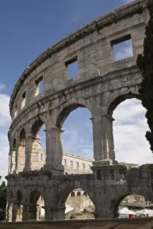 Images Dated 11th July 2009: Roman amphitheatre, Pula, Istria, Croatia, Europe